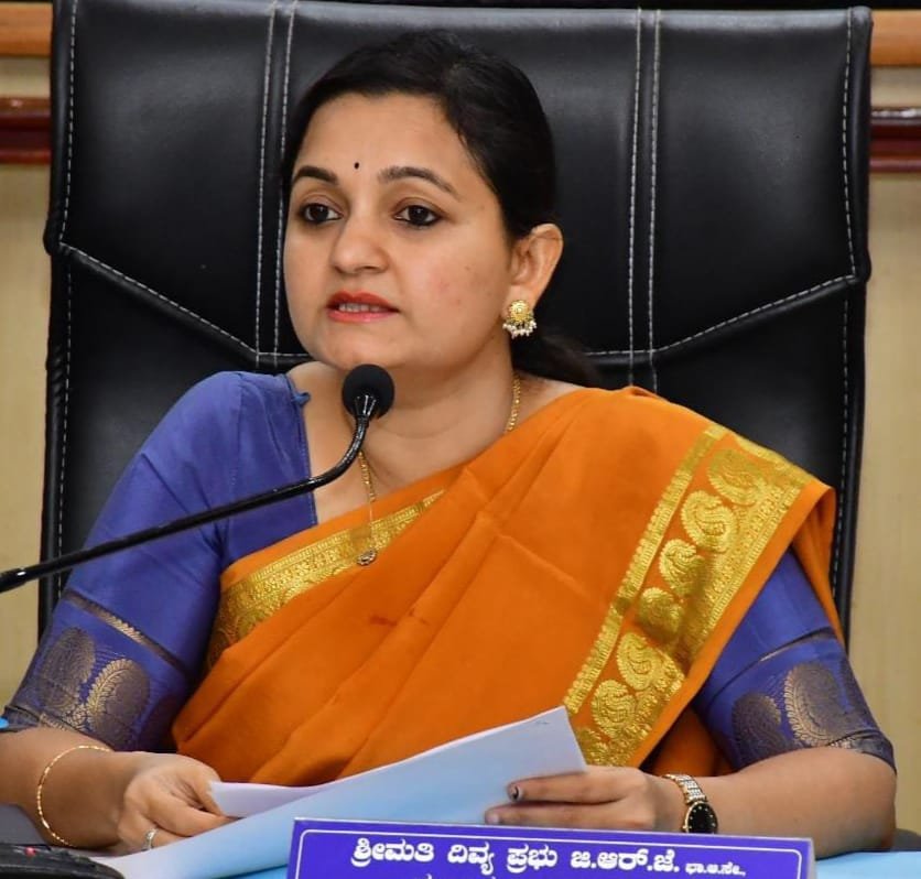 ಜಿಲ್ಲೆಯಲ್ಲಿ ನಿರಂತರ ಮಳೆ; ಅಂಗನವಾಡಿ, ಶಾಲಾಕಾಲೇಜುಗಳಿಗೆ ಇಂದು ರಜೆ ಘೋಷಿಸಿದ : ಜಿಲ್ಲಾಧಿಕಾರಿ ದಿವ್ಯ ಪ್ರಭು