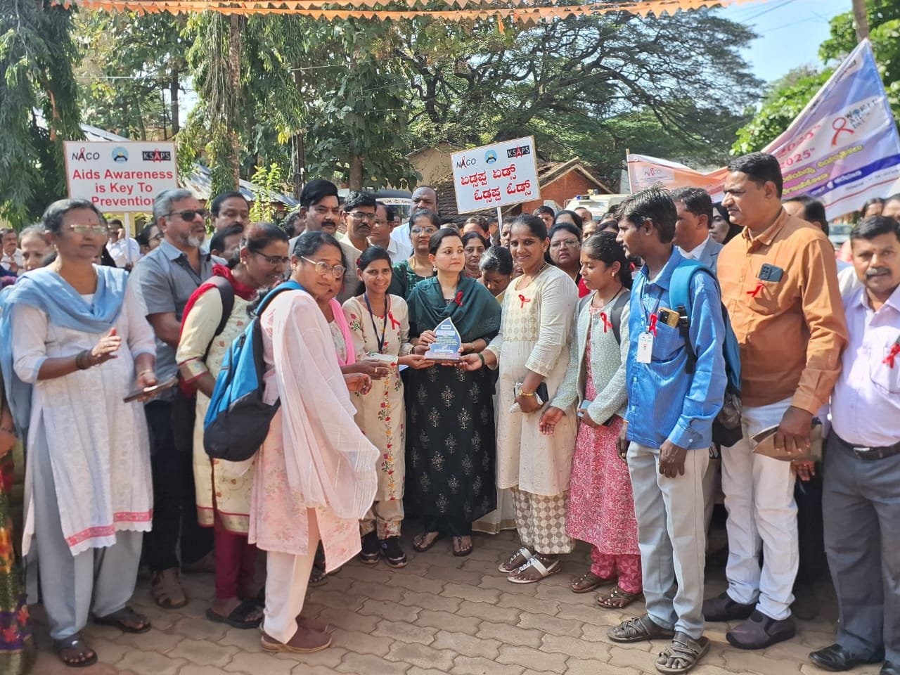 ಏಡ್ಸ್ ಬಗ್ಗೆ ಭಯ ಬೇಡ; ಜಾಗೃತಿ ಅಗತ್ಯ; ಏಡ್ಸ್ ಮುಕ್ತ ಜಿಲ್ಲೆ ಮಾಡಲು ಎಲ್ಲರೂ ಶ್ರಮಿಸೋಣ: ಜಿಲ್ಲಾಧಿಕಾರಿ ದಿವ್ಯ ಪ್ರಭು.