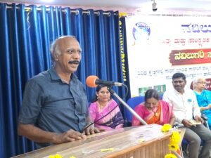 'Navilugari Saptotsava' celebrations in Dharwad; Dr. Sudha Hulagur's poetry collection released. 12